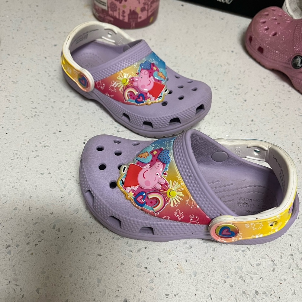 Peppa Pig Crocs size 9 toddler